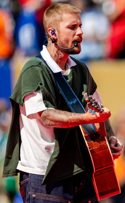 Justin Bieber — foto de Daniel Torok (Public domain, Wikimedia Commons)