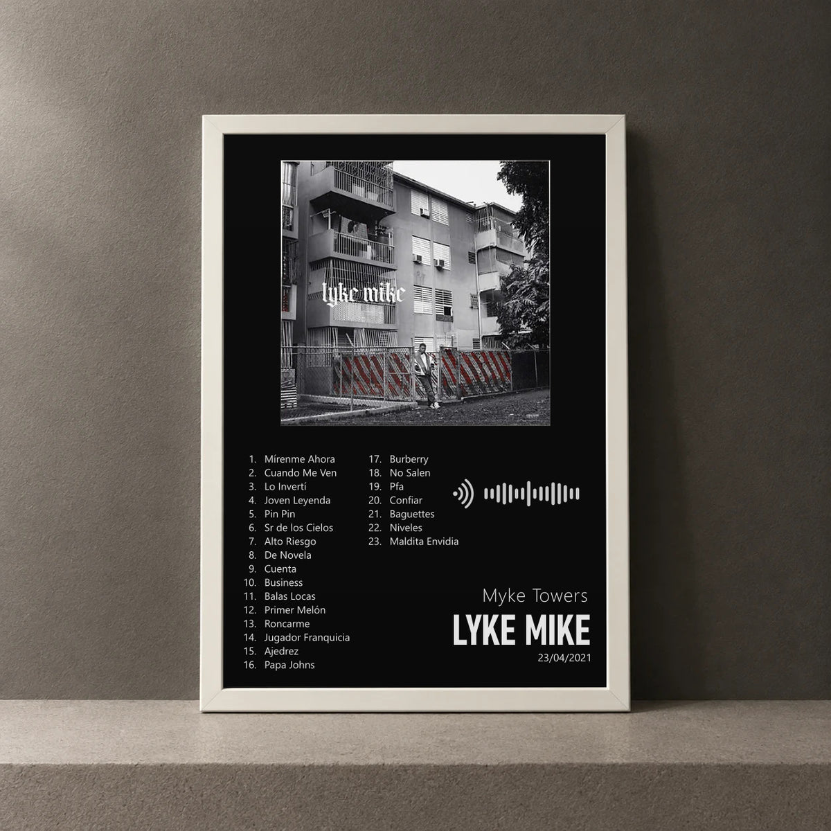 Cuadro de Lyke Mike de Myke Towers, marco de 18 x 24 cm