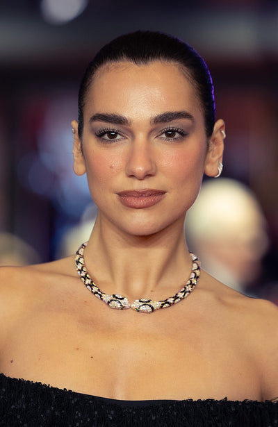 Dua Lipa — foto de Harald Krichel (CC BY-SA 4.0, Wikimedia Commons)